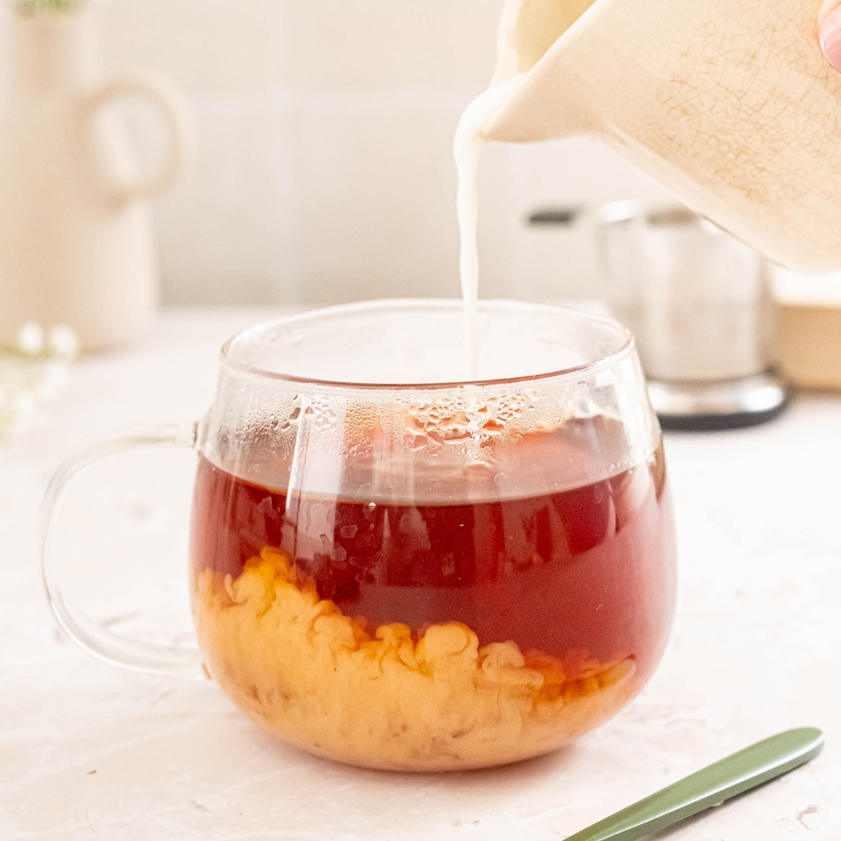 Just a Splash: How to Add Milk Without Losing the Tea